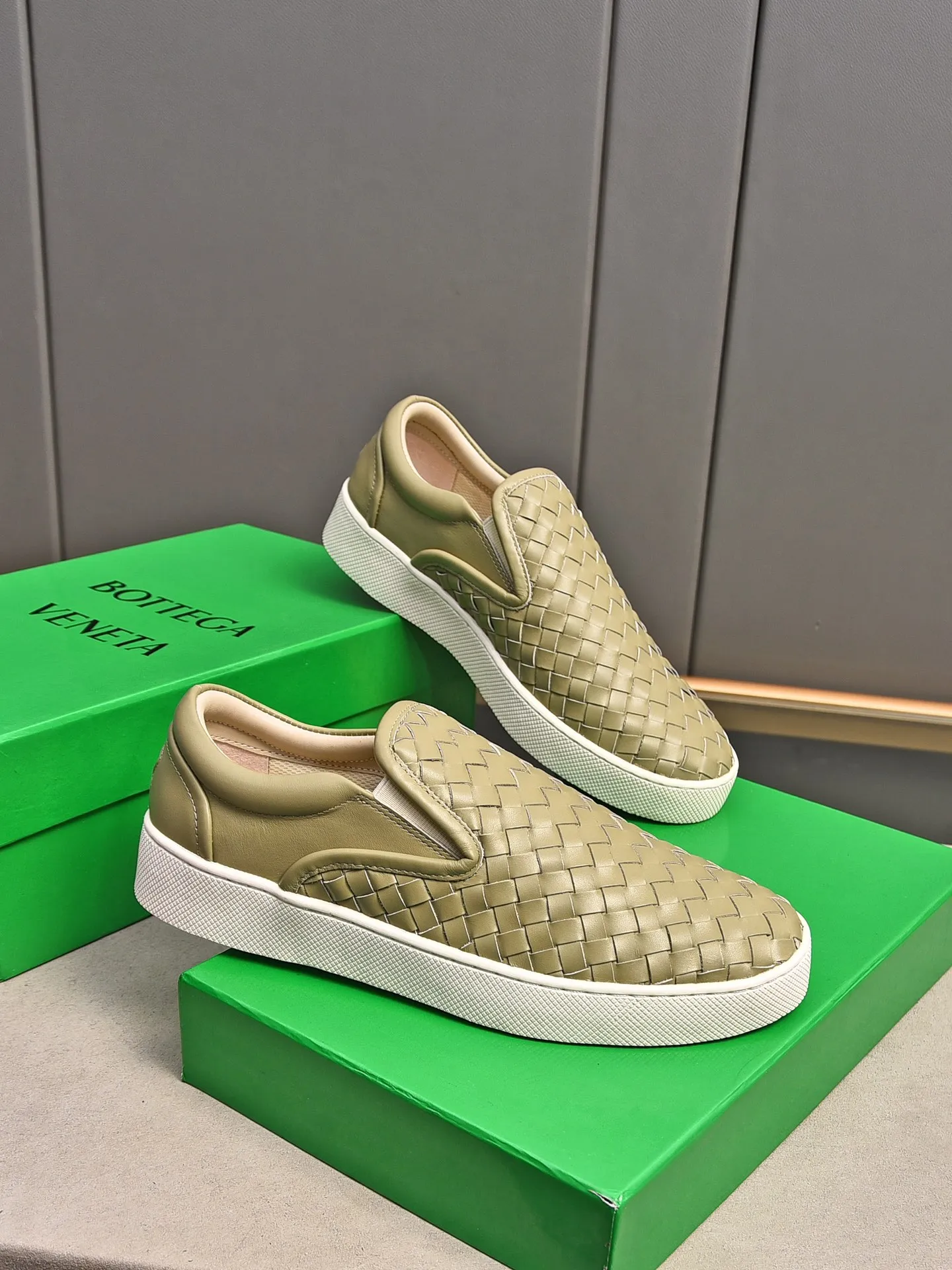Men's shoes 💰480 [Sleeves series] BOTTEG* VENET* - high-end boutique Size: 38-44 (45 customized) BV new product, first-layer cowhide artificially woven classic style harmoniously blends with contemporary fashion temperament, rubber soles are light and flexible, water-dyed sheepskin pads! [Taobao, Tmall, and live streaming are the first choices]